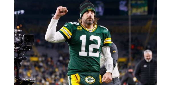Fans hoppas att Aaron Rodgers kan stanna för att vila och återhämta sig från skadan